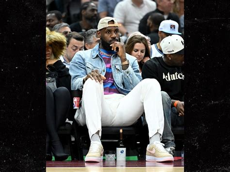 the lakers game last night|LeBron James shows aftermath of wine night with .